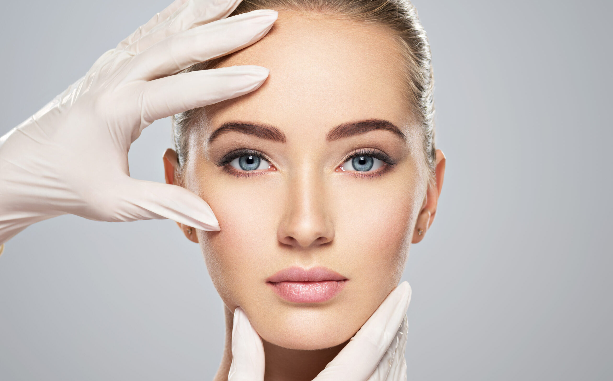 Programme destiné aux peaux réactives, sensibilisées ou fragilisées. L’objectif est de restaurer la barrière cutanée, apaiser l’inflammation et renforcer progressivement la résistance de la peau.